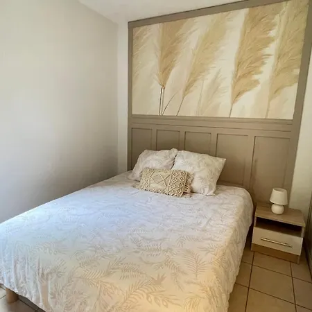 Apartmán Rez-de-jardin Pinede Piscine Clim Proche Village Naturiste 230
