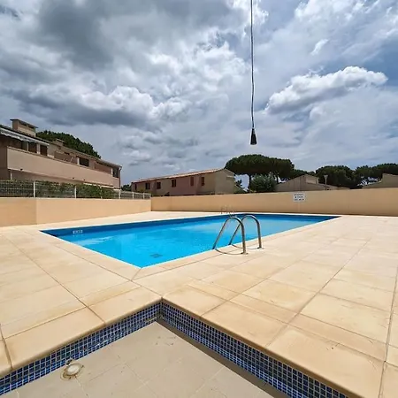 Rez-de-jardin Pinede Piscine Clim Proche Village Naturiste * אגדה