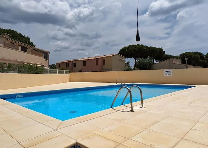 Rez-de-jardin Pinede Piscine Clim Proche Village Naturiste 230 아파트